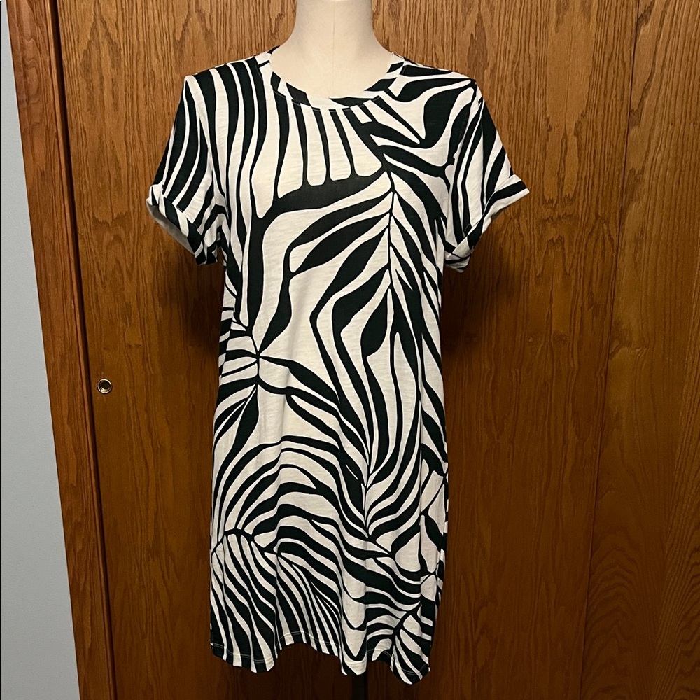NWT Hunter Green and Cream Zebra Print Dress / Women’s M